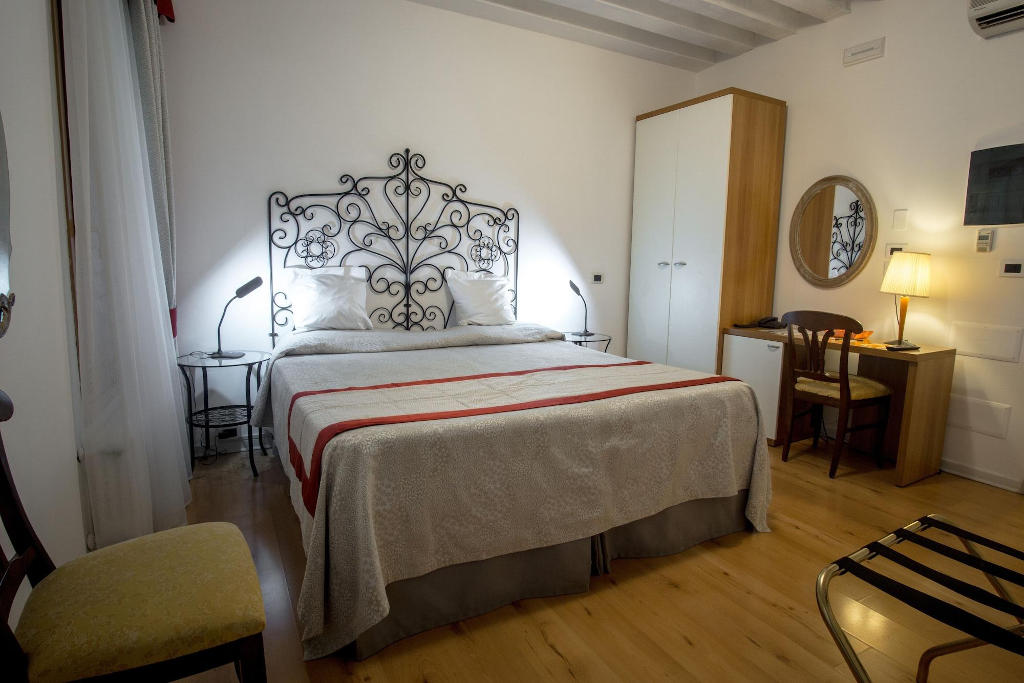Hotel Antigo Trovatore Venecia